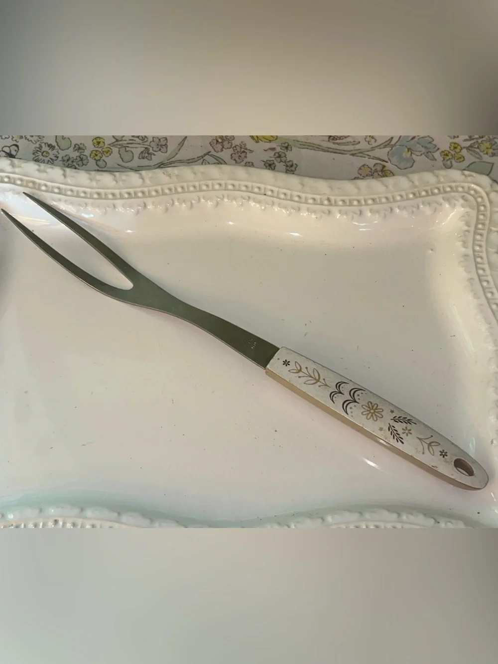 Ekco Flint Arrowhead meat/carving fork in the Harvest Wheat pattern Vintage